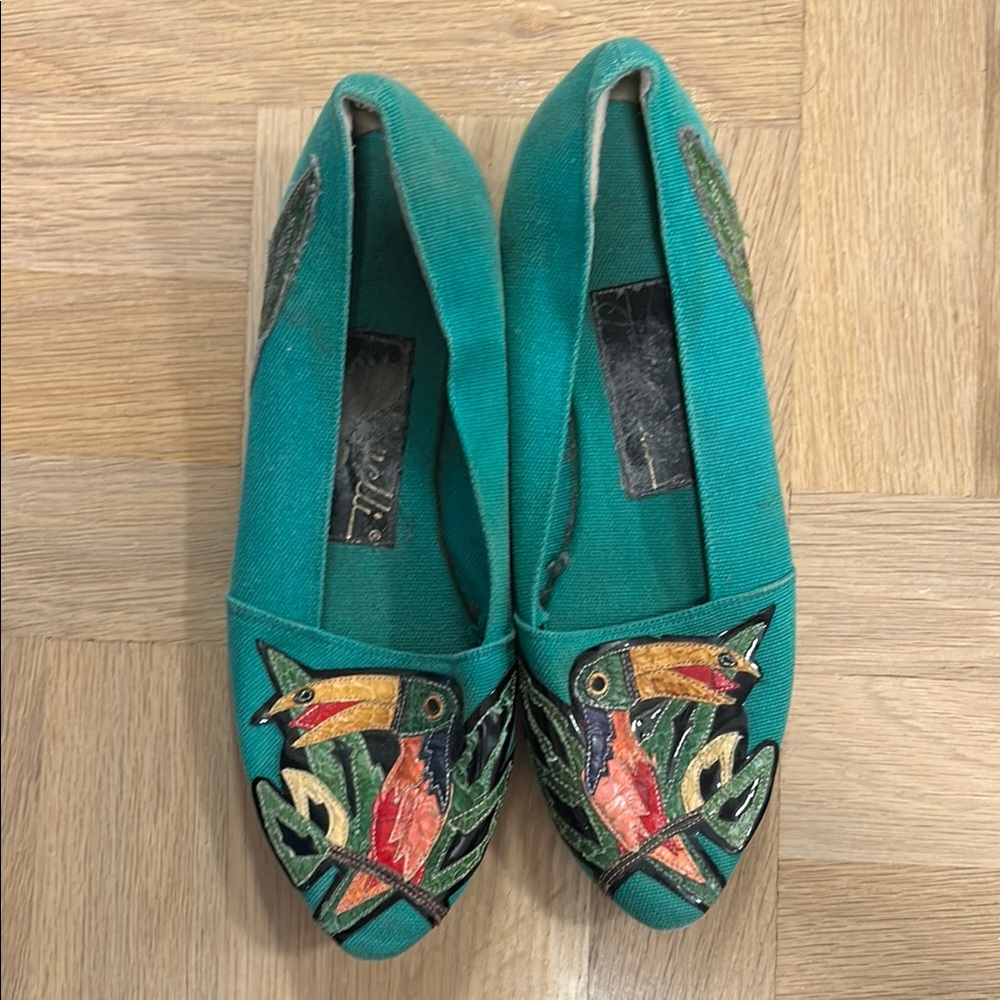 Green Canvas Vibrant Flats with Birds